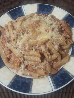 Una foto de Macarrones boloñesa