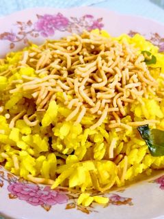पोहा(Poha recipe in Hindi) रेसिपी मुख्य फोटो