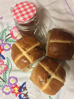 A picture of Easy hot cross buns.