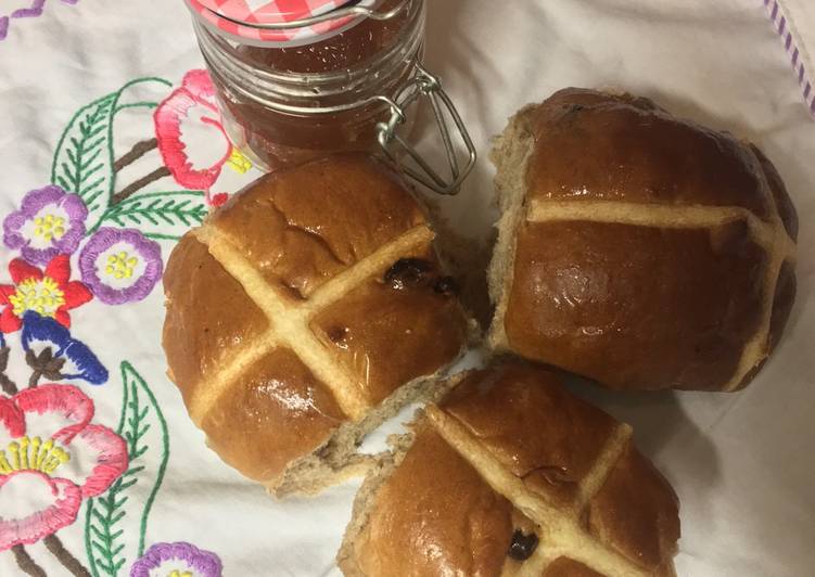 Easy hot cross buns