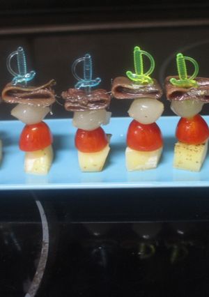 Foto principal de Banderillas de queso con anchoas