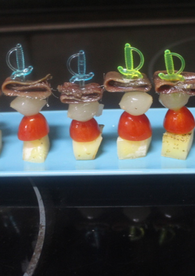 Una foto de Banderillas de queso con anchoas