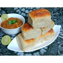 A picture of Wheat ladi pav (healthy dinner rolls).