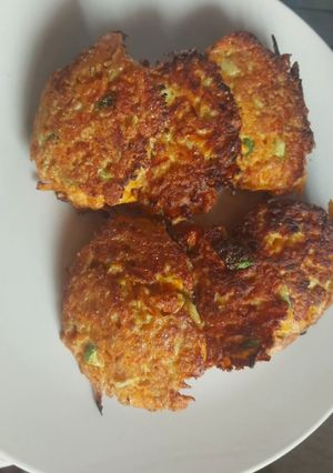 Una foto de Croquetas zanahoria 🥕 y calabacitas...😋😊"Especial de Mamá Mary"