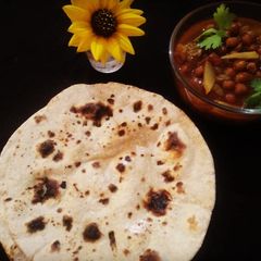 A picture of Aloo Chana Masala.