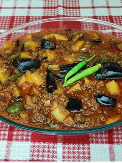 صورة لوصفة مسقعة باللحمة المفرومة