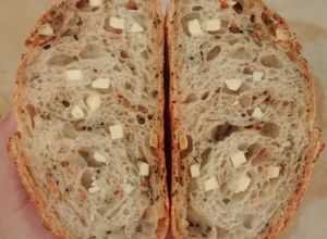Foto resep Jinten Hitam Italian Herbs Chilli Cheese Sourdough Bread (Oven Tangkring)