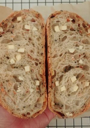 Foto resep Jinten Hitam Italian Herbs Chilli Cheese Sourdough Bread (Oven Tangkring)