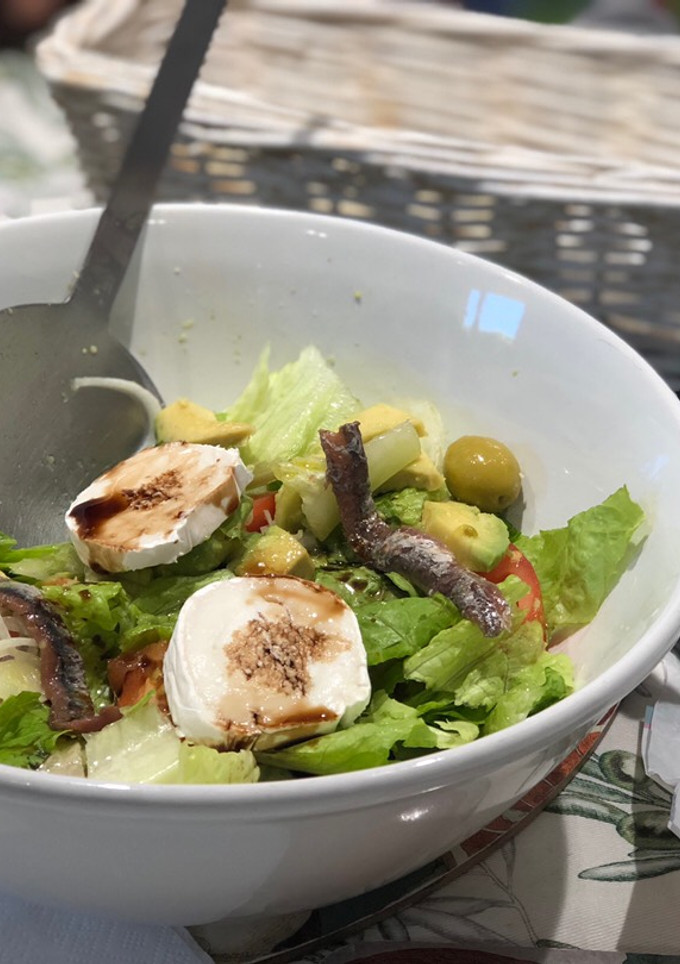 Una foto de Ensalada fácil con queso de Cabra