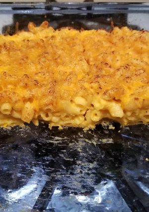 A picture of Baked Mac and Cheese.