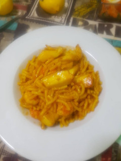 Una foto de Fideos con chocos y langostinos