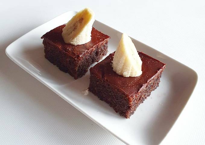 Steps to Make Any-night-of-the-week CHOCOLATE POPPYSEED CAKE WITH BANANA 香蕉巧克力罂粟籽蛋糕