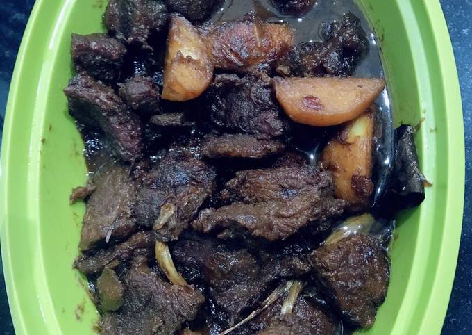 Semur daging kentang