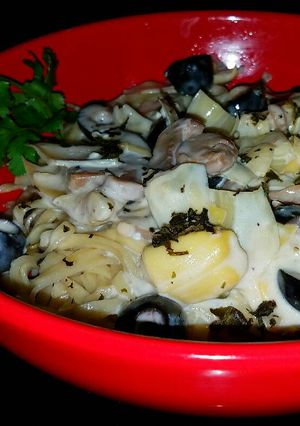 A picture of Mike's Garlic Linguini Alfredo.