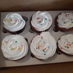 A picture of Red velvet cupcakes.
