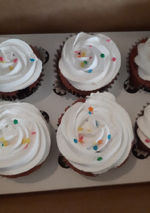 A picture of Red velvet cupcakes.
