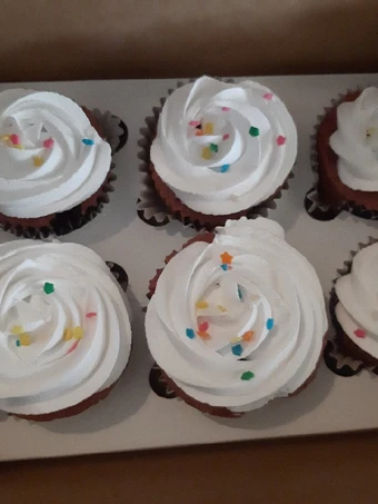 Easy Steps to Make Red velvet cupcakes the So Delicious You can take Joss in your mouth