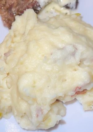 A picture of Steakhouse Garlic Mashed Potatoes.