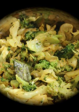 A picture of Cabbage and Broccoli stir fry (ollathiyathu).