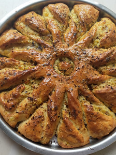 A picture of Sunflower bread with Cream cheese and Potato stuffing.