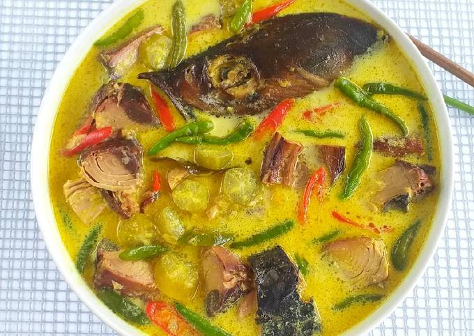  Resep Ikan Asap Kuah Santan oleh Binti Sae Cookpad