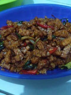 Foto resep Oreg tempe pedas Bumbu iris