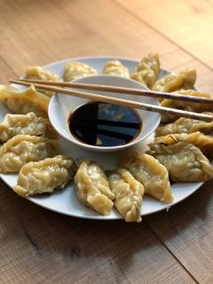Una foto de Gyozas de gambas con jengibre