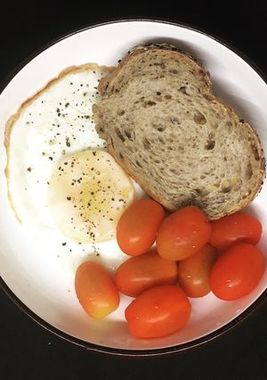 Hình của món [Giảm cân - eat clean #D_23] Bánh mì nguyên cám + trứng ốp la (230calo).