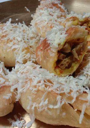 Foto resep Cheesy Meatball-Stuffed Bread