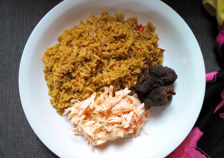 Jollof rice with coleslaw