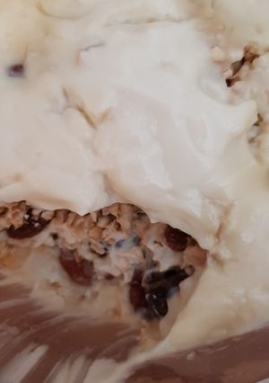 A picture of Vegan pecan and raisin overnight oats.