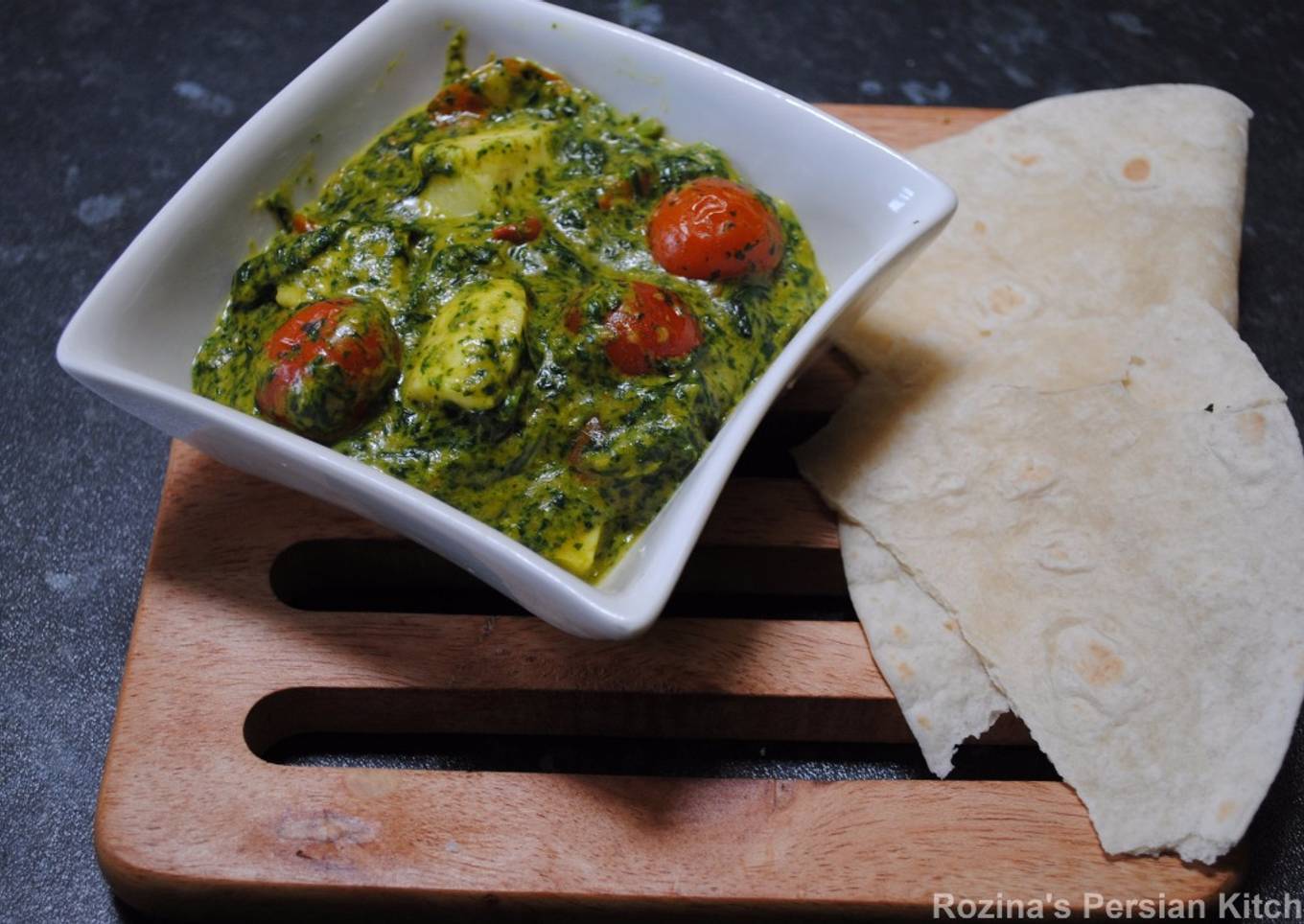 Spinach puree with Halloumi cheese