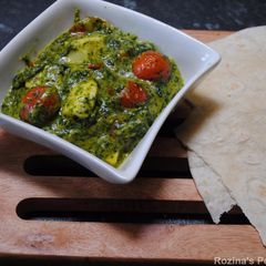 A picture of Spinach puree with Halloumi cheese.