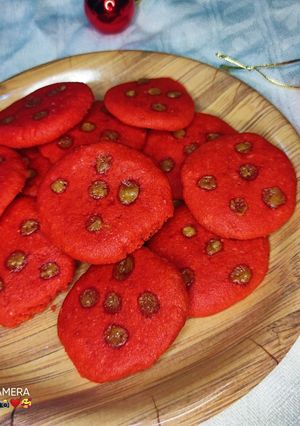 रेड वेलवेट कूकीज (red velvet cookies recipe in Hindi) रेसिपी मुख्य फोटो