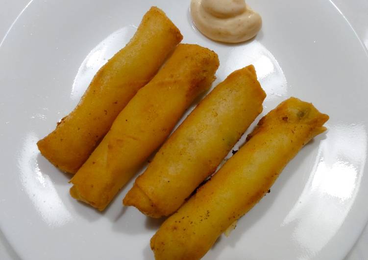 Step-by-Step Guide to Prepare Delicious Mashed potato spring rolls