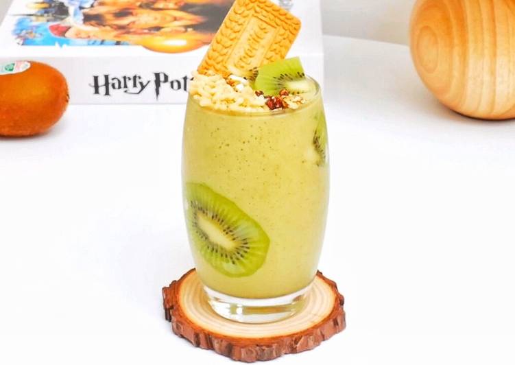 Banana Kiwi Yakult Smootie