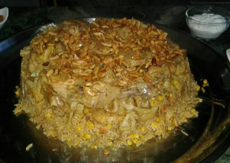 مقلوبه دجاج بالخضار