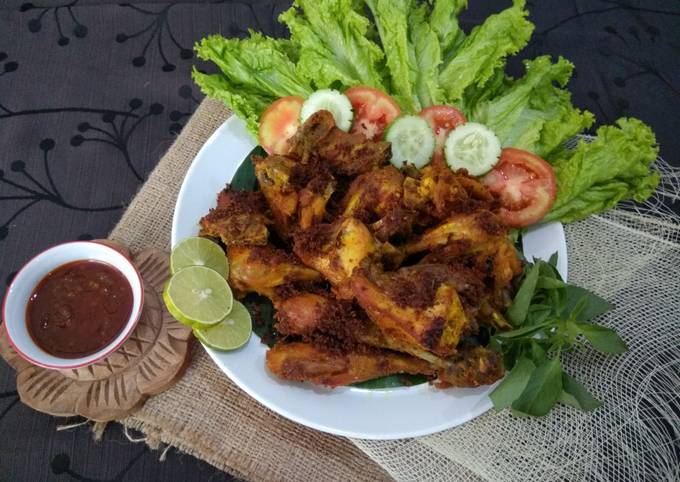 Ayam Goreng Telur Ala Padang