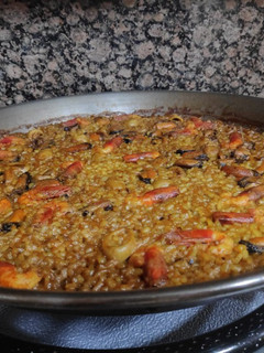 Una foto de Paella de marisco