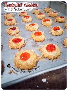 Foto resep Thumbprint Cookies with Strawberry Jam