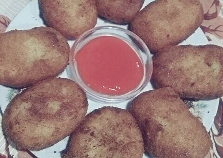 Steps to Make Super Quick Homemade Potatoes Cheese Cutlets