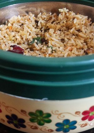 முடக்கத்தான் கீரை சாதம்(mudakkatthan keerai sadam recipe in tamil) செய்முறை முக்கிய புகைப்படம்