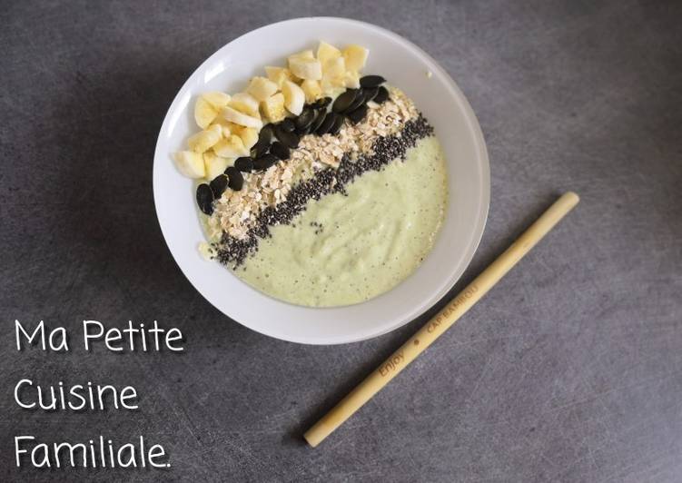 La Recette Pas à Pas Smoothie bowl avocat, kiwi, graines