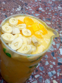 A picture of Mango smoothie.