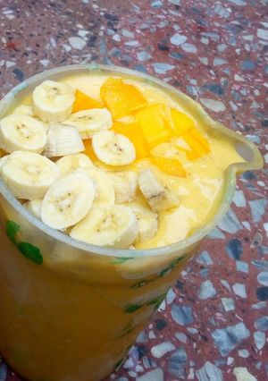 A picture of Mango smoothie.