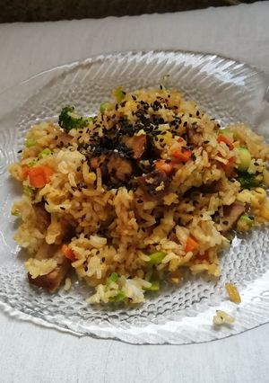 Una foto de Yakimeshi de res