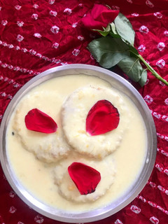 A picture of Mango Bread Rasmalai.