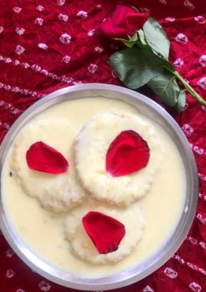 A picture of Mango Bread Rasmalai.