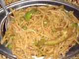 સેઝવાન ફ્રાઇડ રાઈસ (Schezwan Fried Rice Recipe In Gujarati)