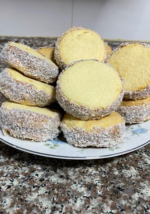 Una foto de Alfajores de maicena 😋